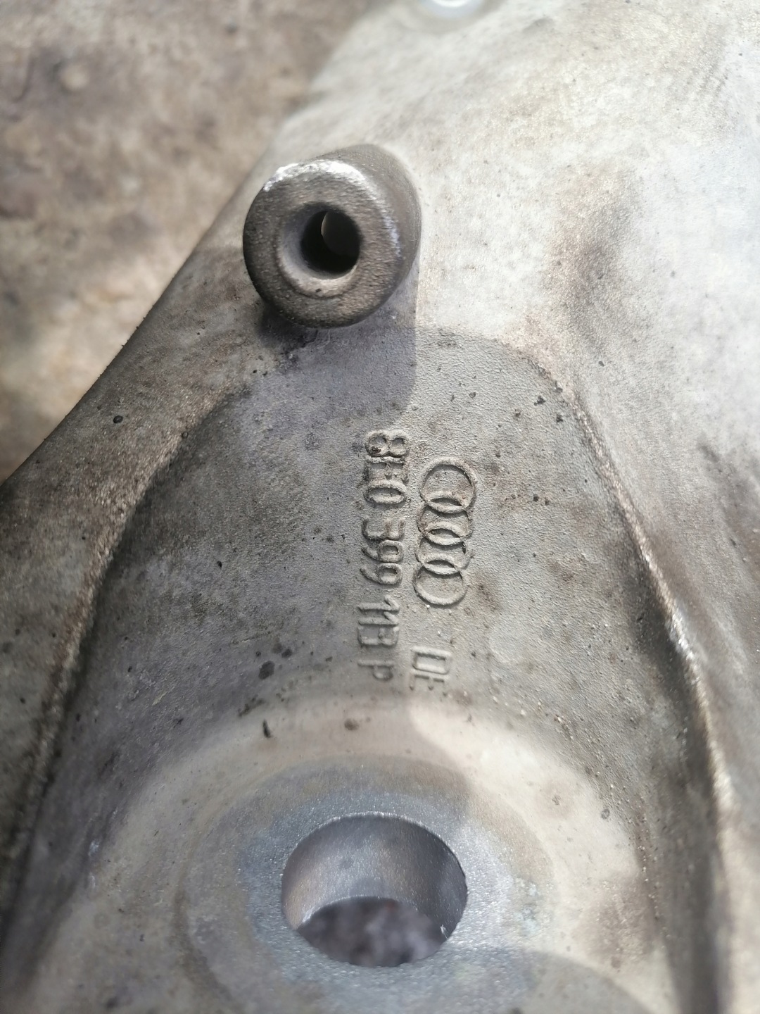 supporto Supporto cambio ingranaggi AUDI 8E0399113P