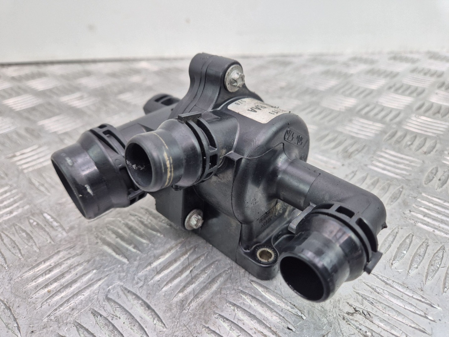 csomag termostatu BMW 3 E90 E91 320i N46B20B 7551570