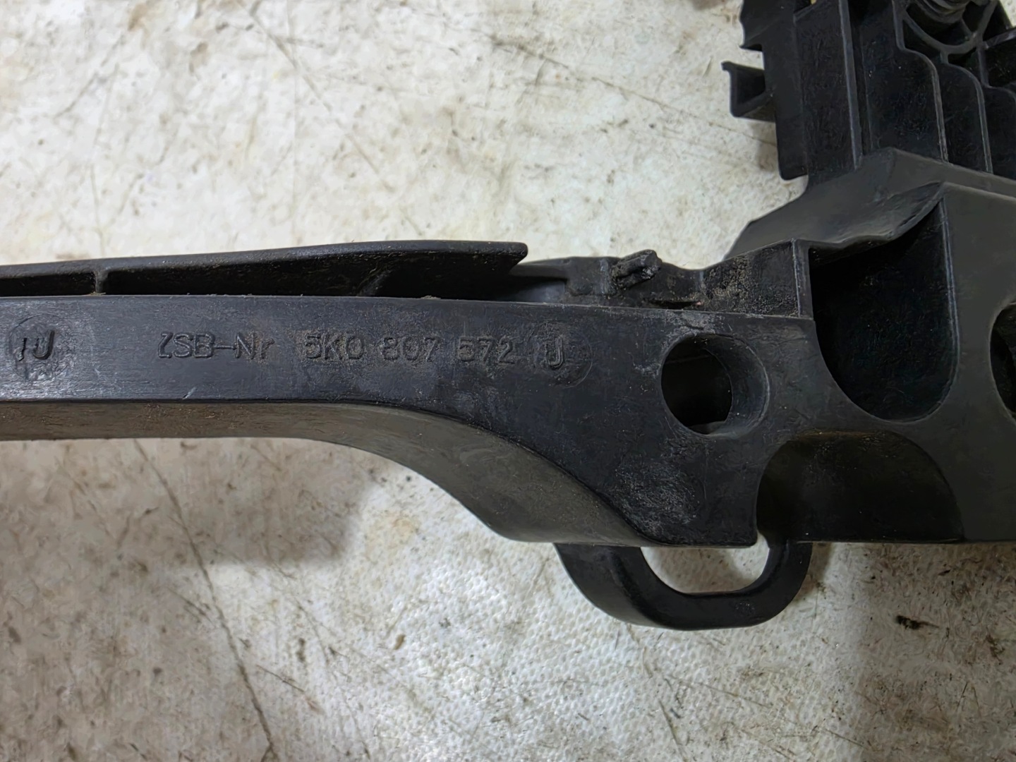 VW GOLF VI holder support lights right front front 5K0807228A