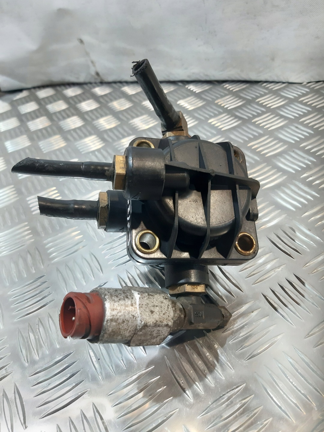 Sensor przekaznikowy WABCO MAN TGA MB ACTROS 9730060030