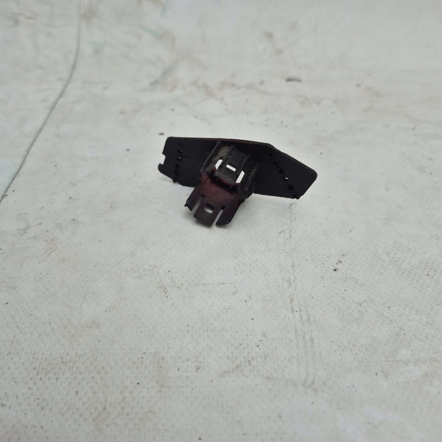 FORD FIESTA MK8 17- Halter Sensorhalter PDC heck H1BT-15C873