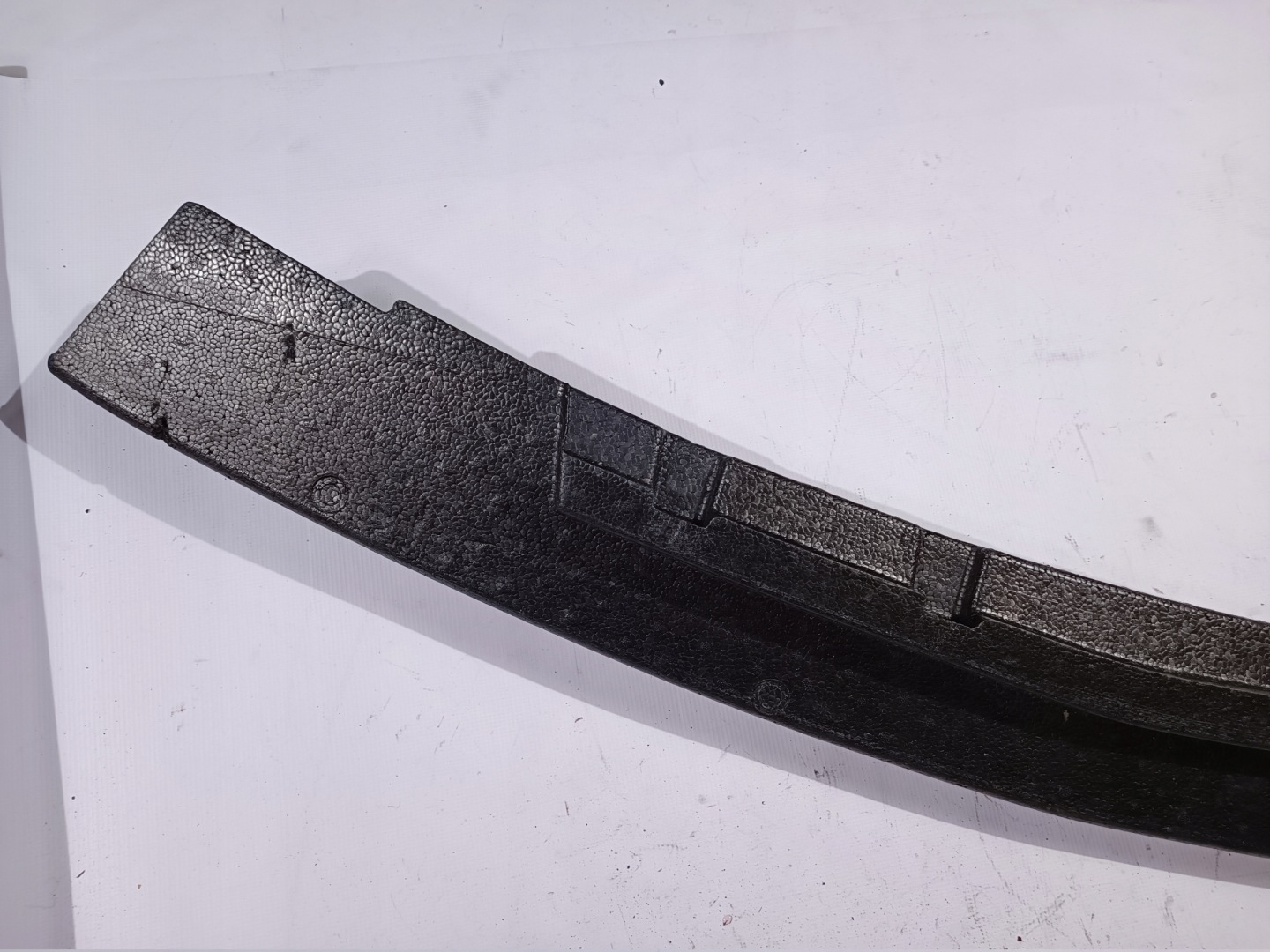 Absorber nárazníku předek Dodge Challenger 2015