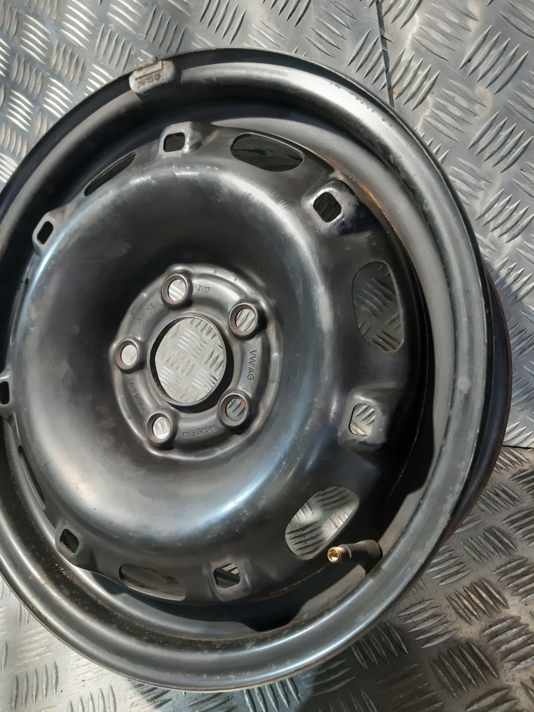 disk oceľový 1x VW R14 ET43 6J 5x100 6Q0601027P