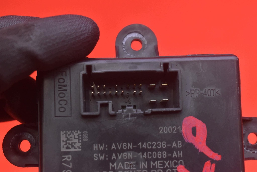 unité de commande électronique uce module portière gauche avant AV6N-14C236-AB FORD ESCAPE MK3 KUGA MK2
