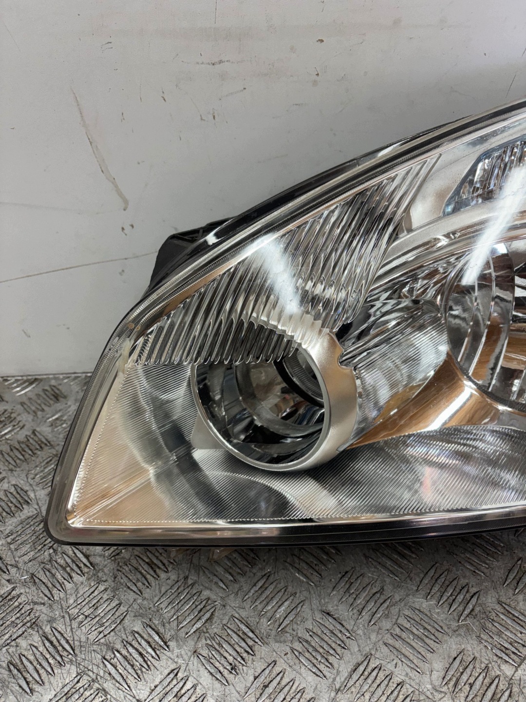 REFLEKTOR light left NISSAN QASHQAI J10 06-09