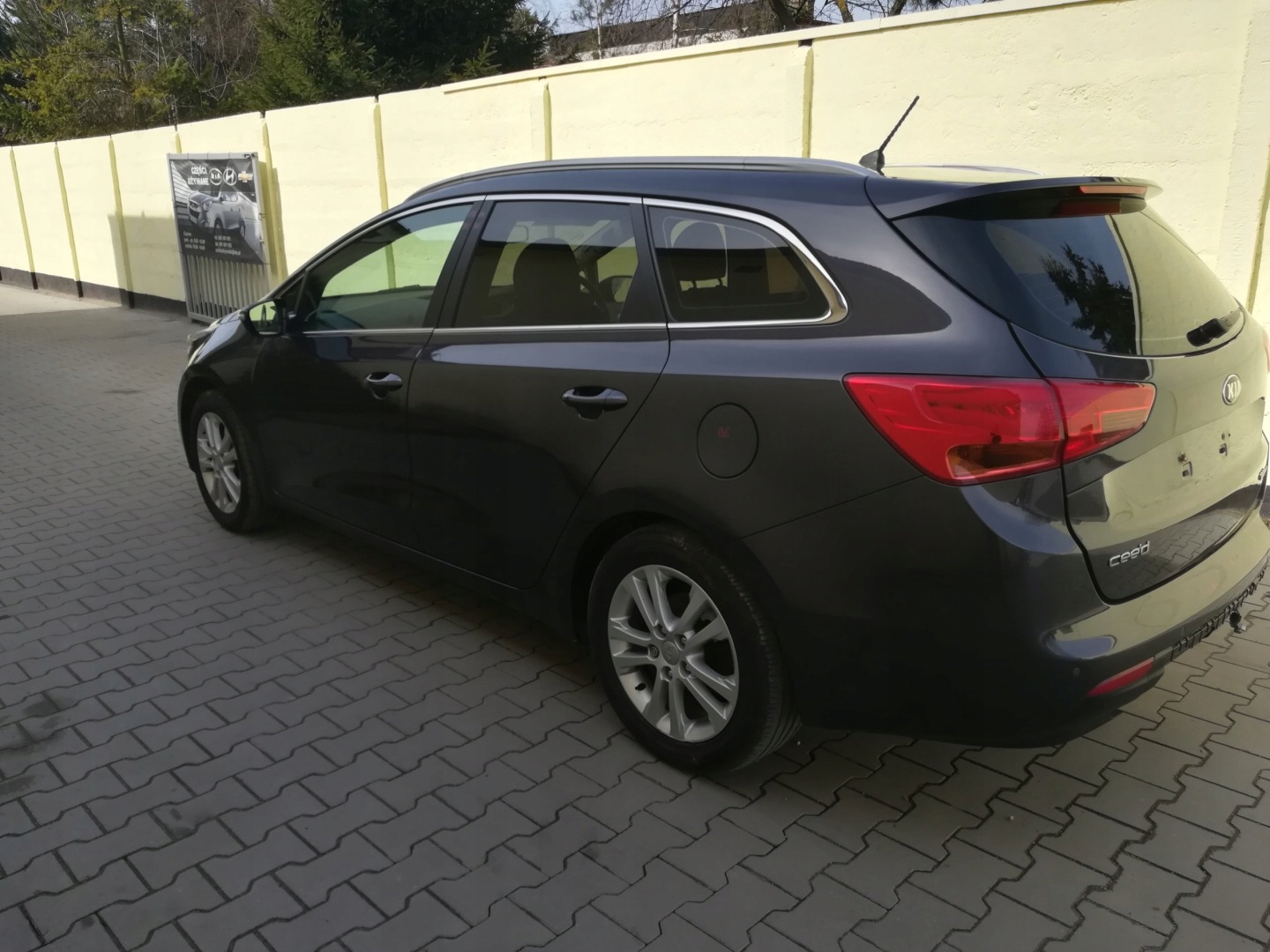 KIA CEED II KOMBI window bodywork left rear part CHROM 2012