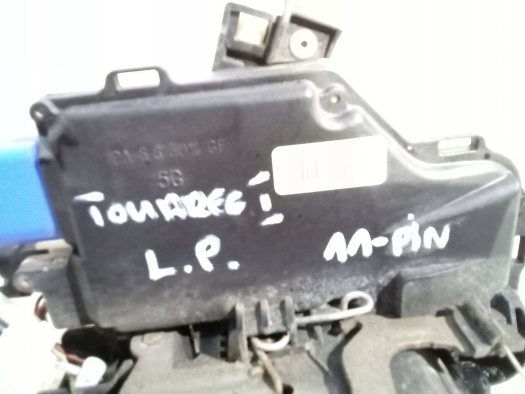 VW Touareg and 1 7L lock left front front 3D1837015A
