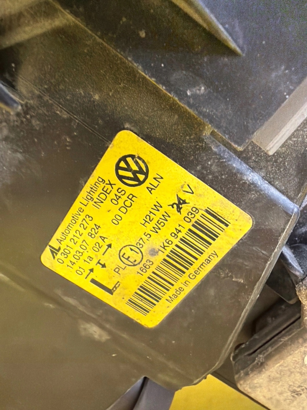light left front VW Golf V Xenon 1K6941039