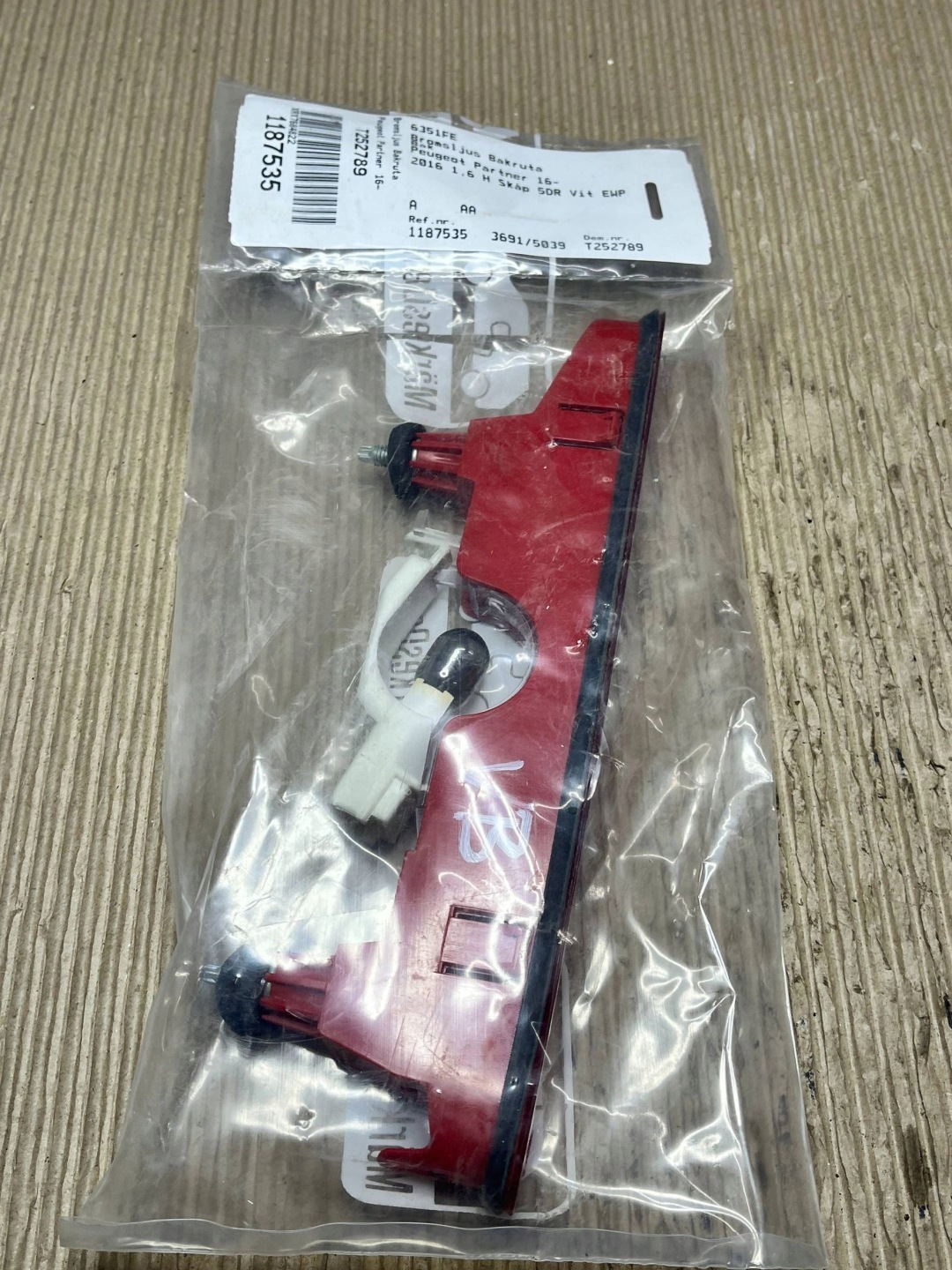 Trzecie light stop Citroen Berlingo 6351FE