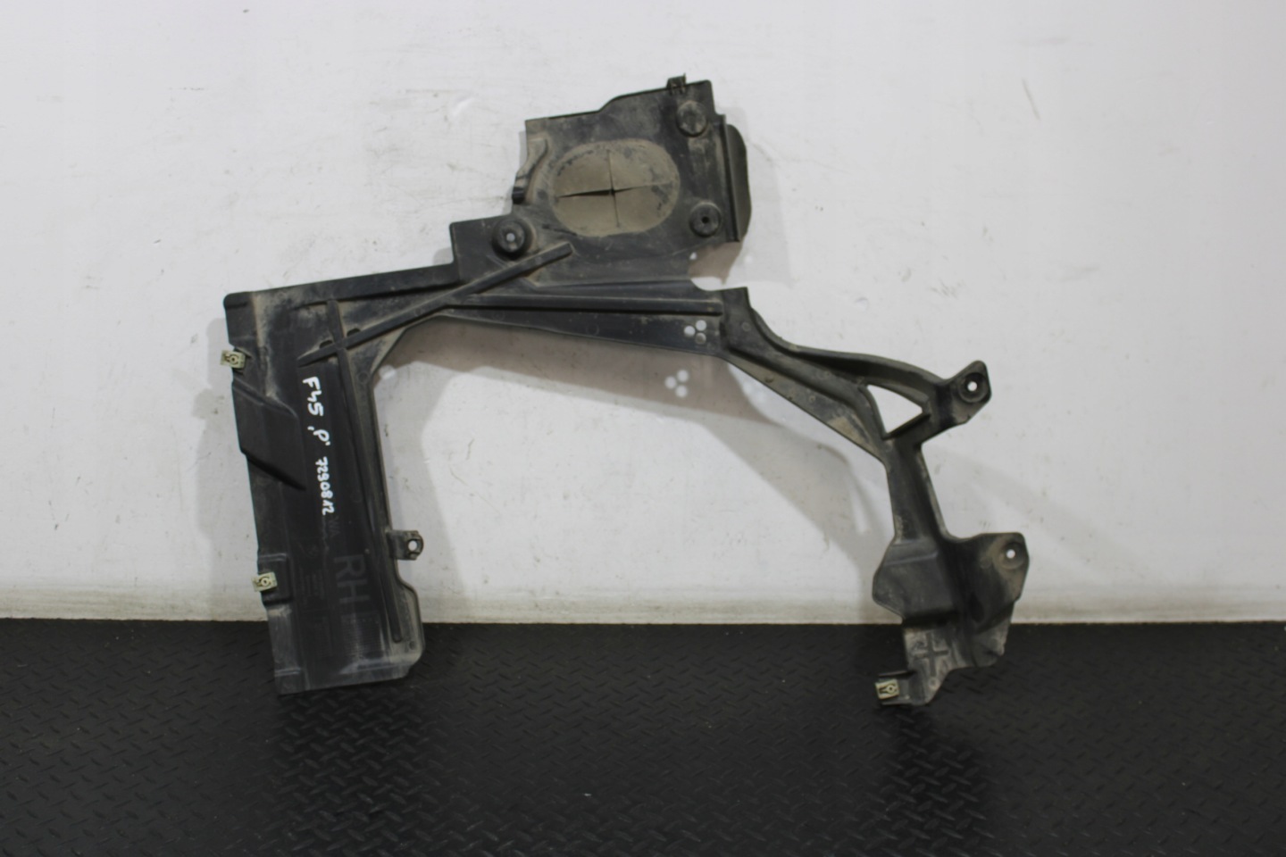 cover chassis right BMW 2 F45 ACTIVE TOURER 7290812