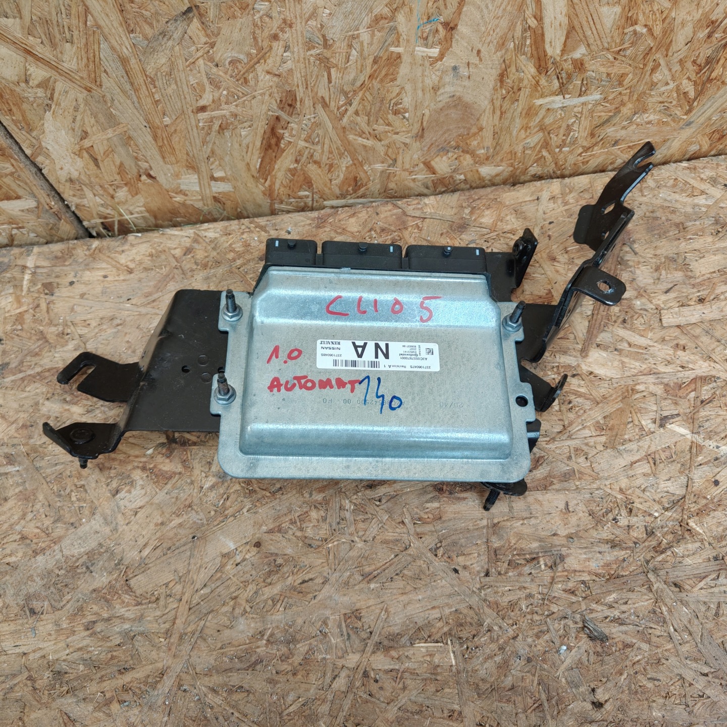 computer control unit of the engine RENAULT CLIO V 237106048S 1.0 TCE