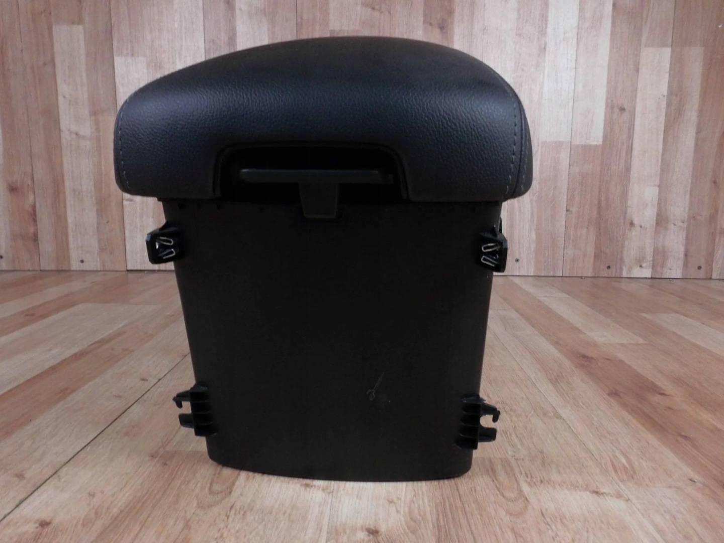 KIA Sorento III 18+ LIFT armrest passenger compartment tune