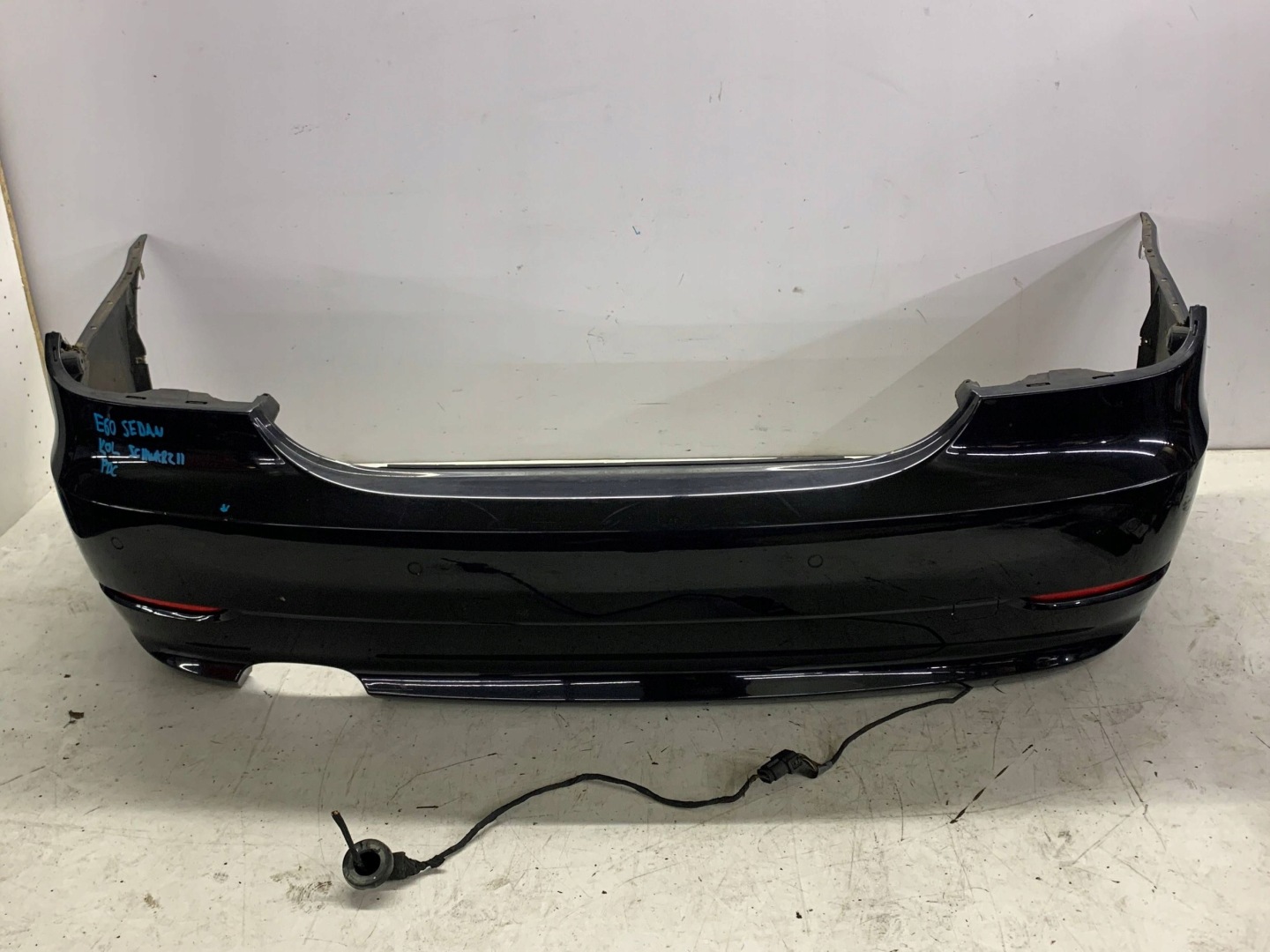 bumper rear part rear BMW E60 LIFT sedan (2003-2010) colour SCHWARZ 2