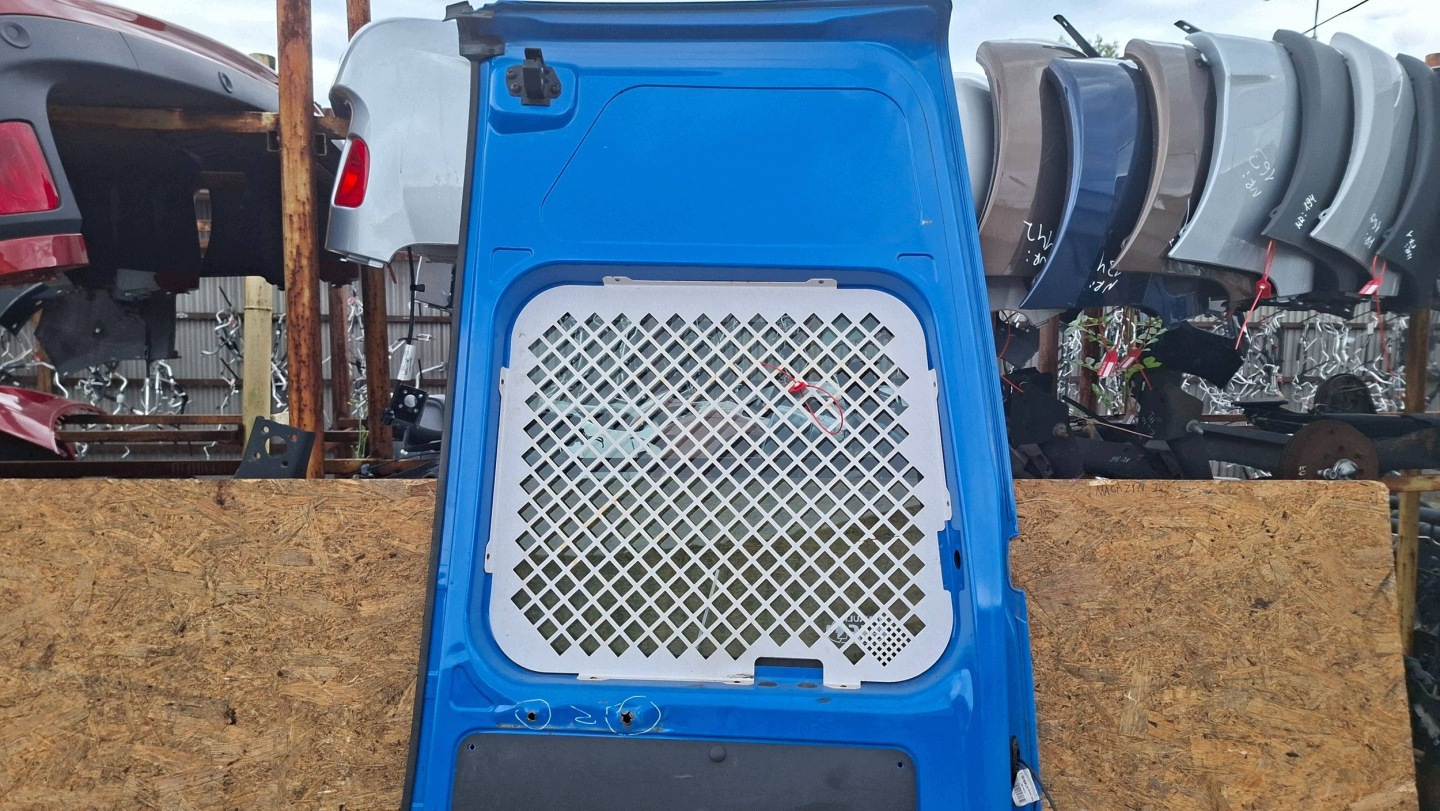 door rear. left 198CM WYSOKOSC RENAULT MASTER III 2010