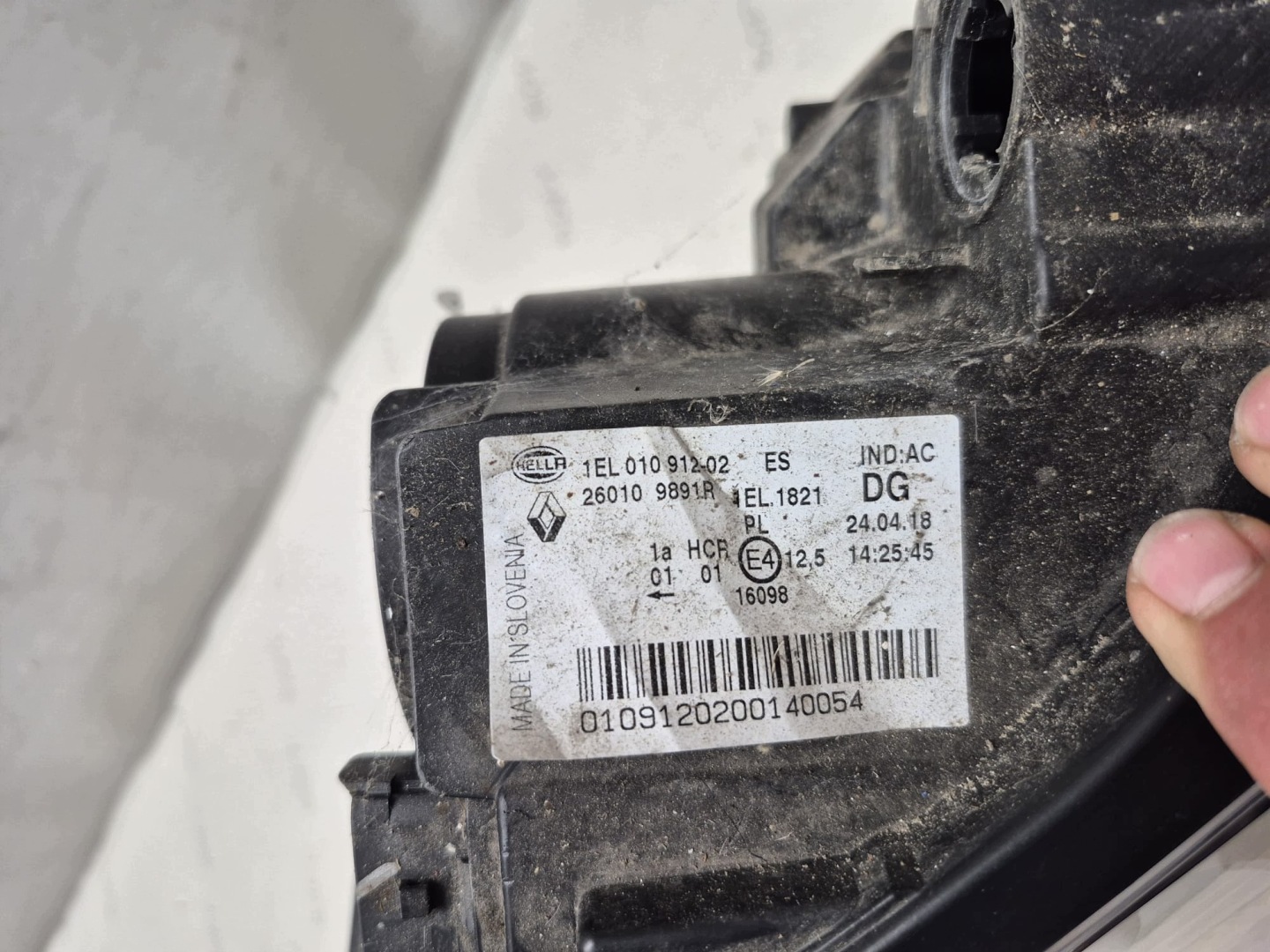 RENAULT ZOE and 12- light right front front 260109891R