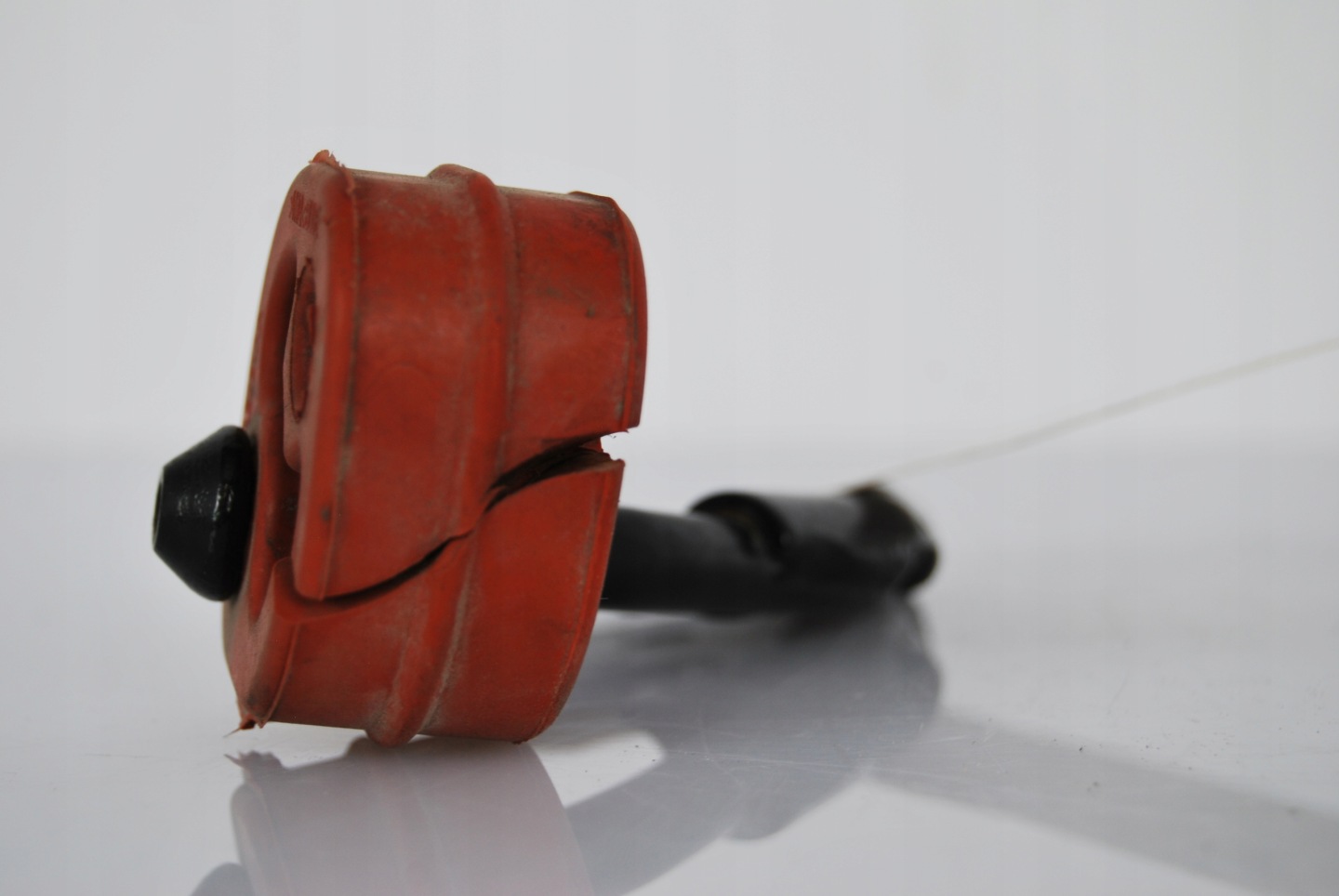 Support tlumika Poignée Pneus Ford Kuga MK3 2020+