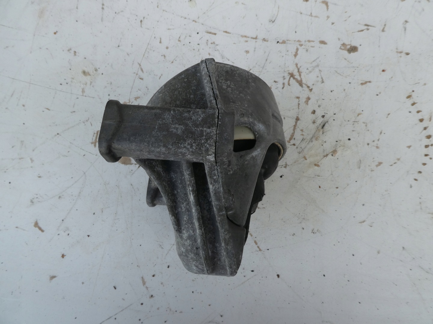 engine mount AUDI A4 B8 2.0 TDI 8K0199381 GK