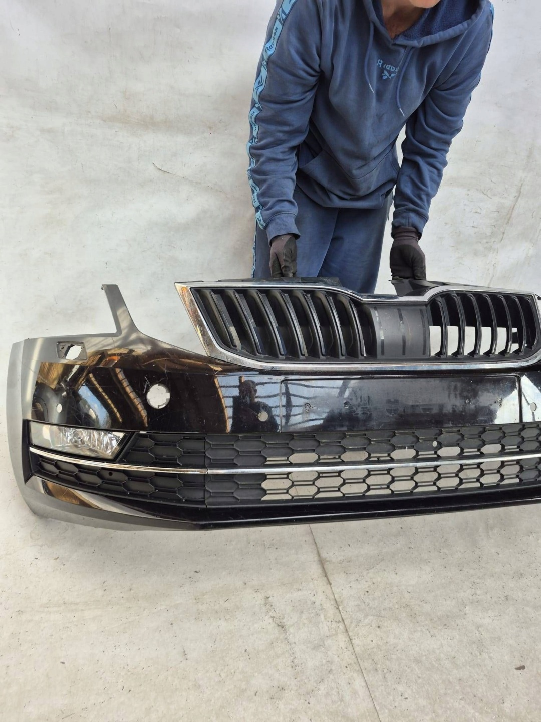 SKODA OCTAVIA III LIFT 17- bumper front front 4XPDC SPR 5E0807221N