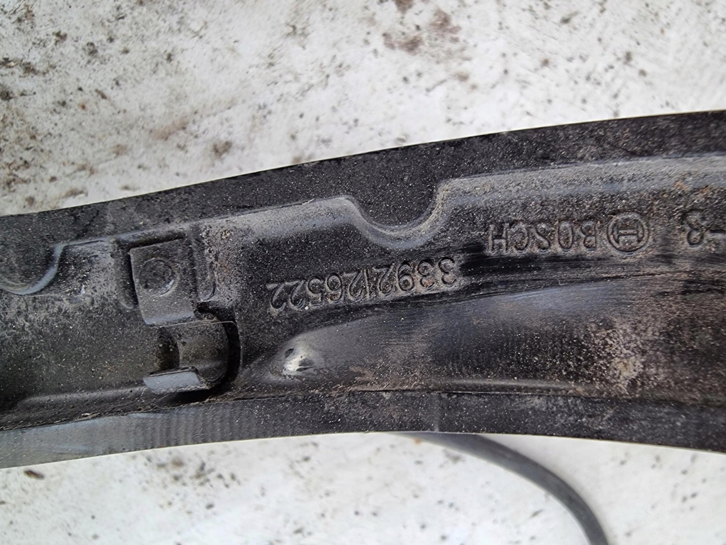 Tesla Model 3 17-> wiper arm windows PRZEDNIEJ 3392126522