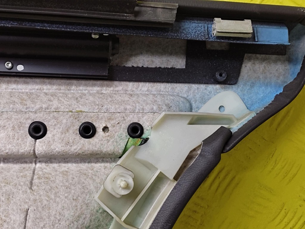 OPEL VECTRA C upholstery side door left rear part
