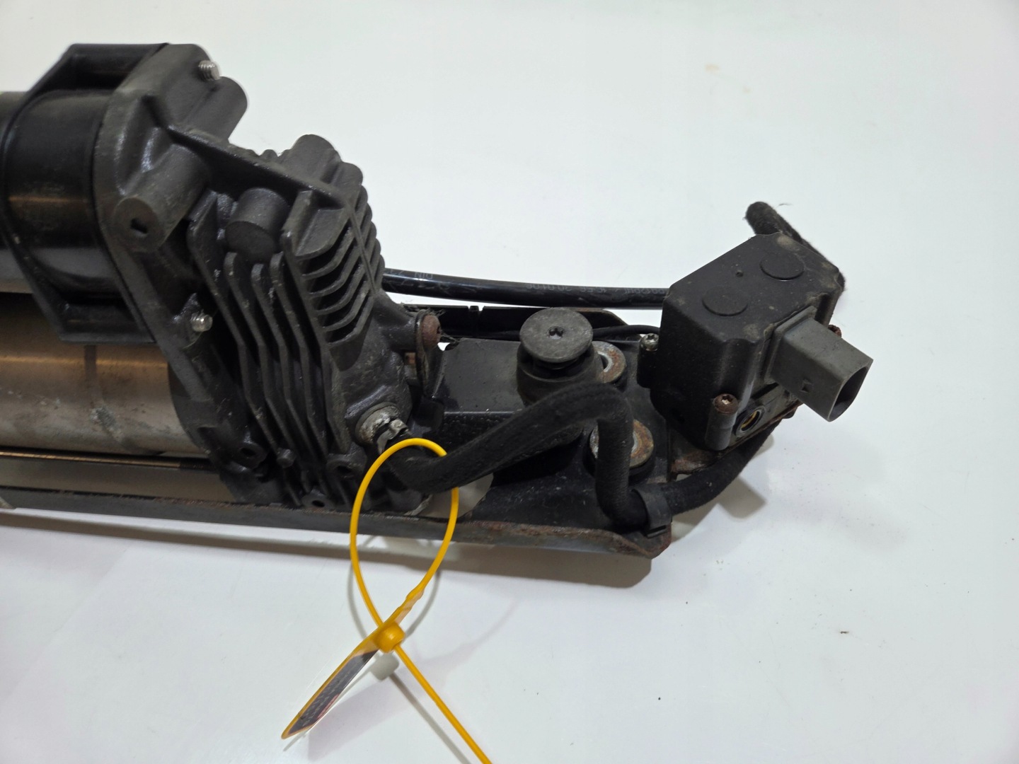 air suspension compressor NIVO BMW E61 6777827