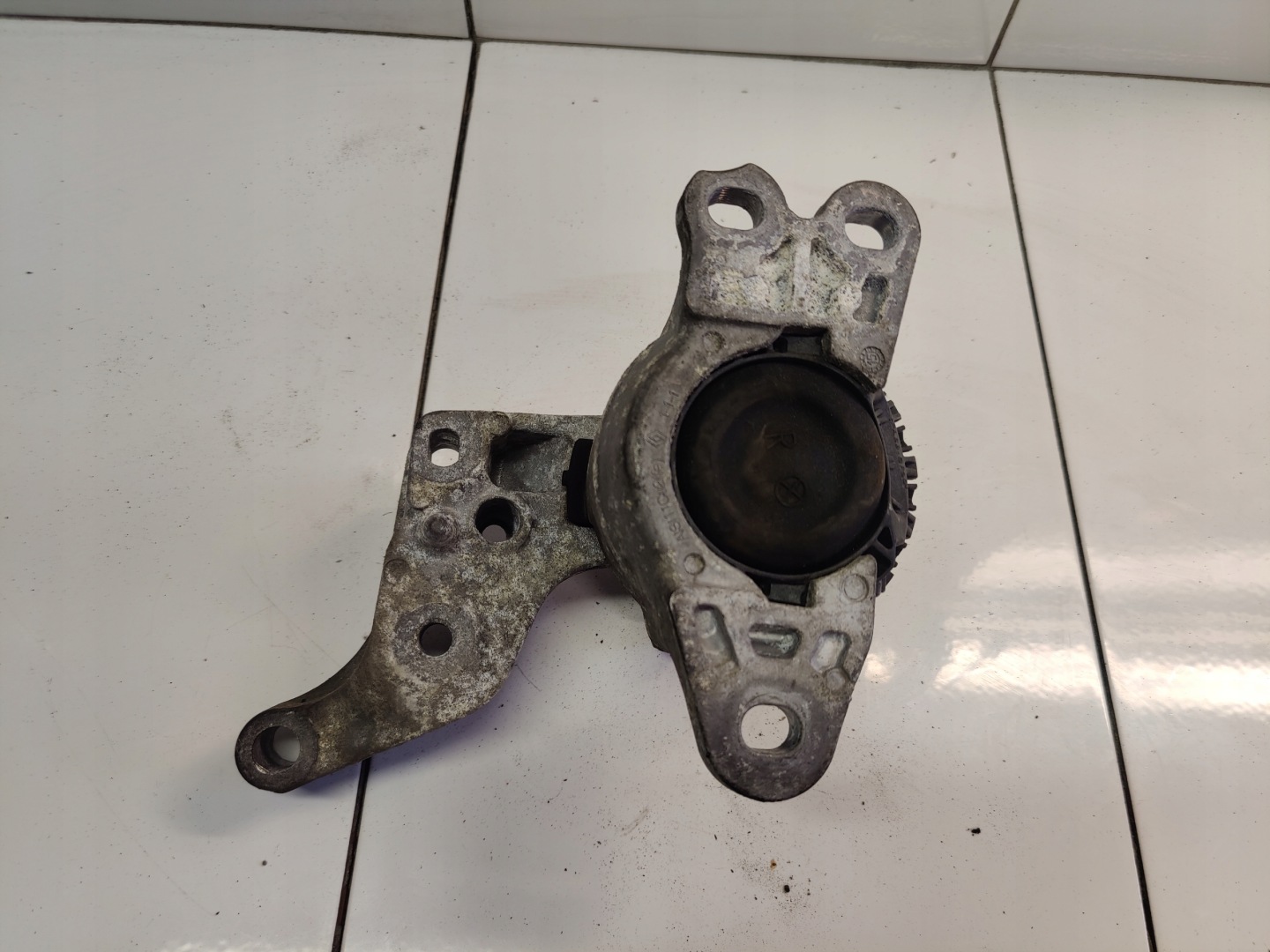 RENAULT TRAFIC III 1.6DCI holder engine mount 112841371R