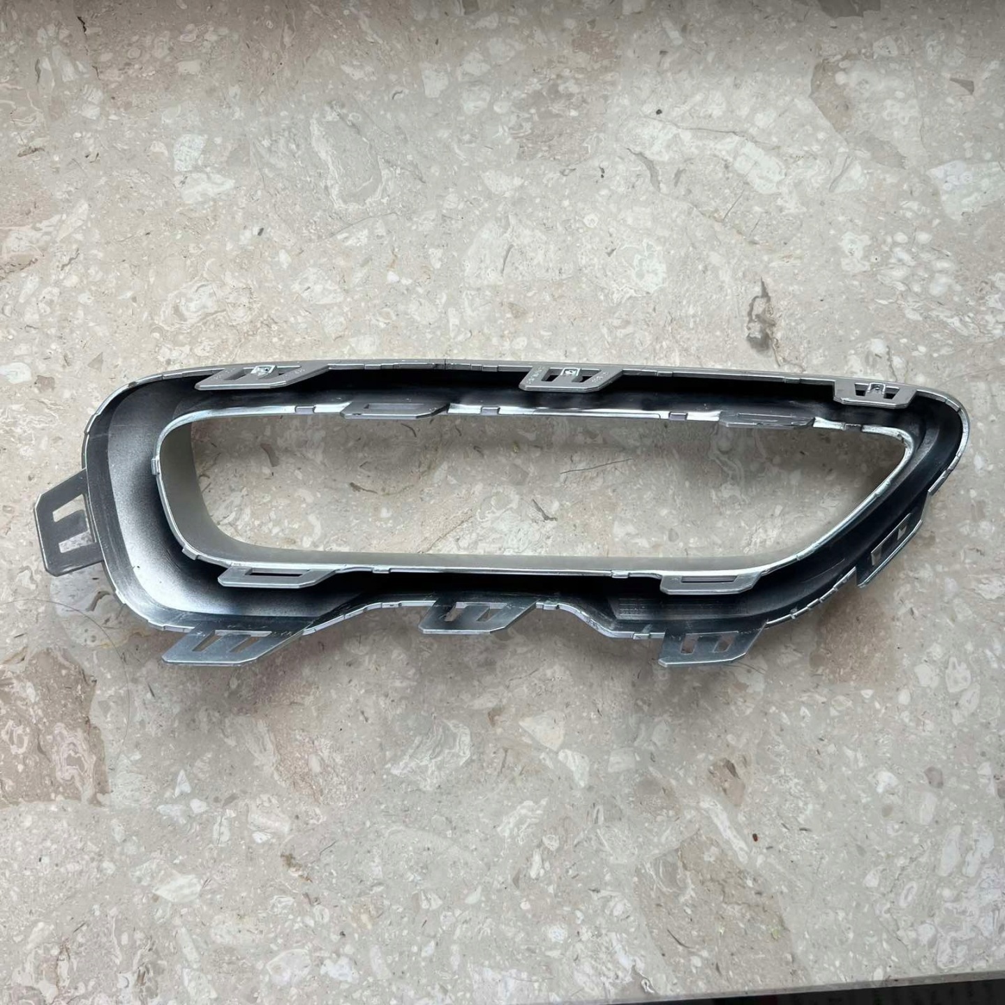 MG HS II 2024-> right chrome spoiler frame for exhaust pipe 11211938