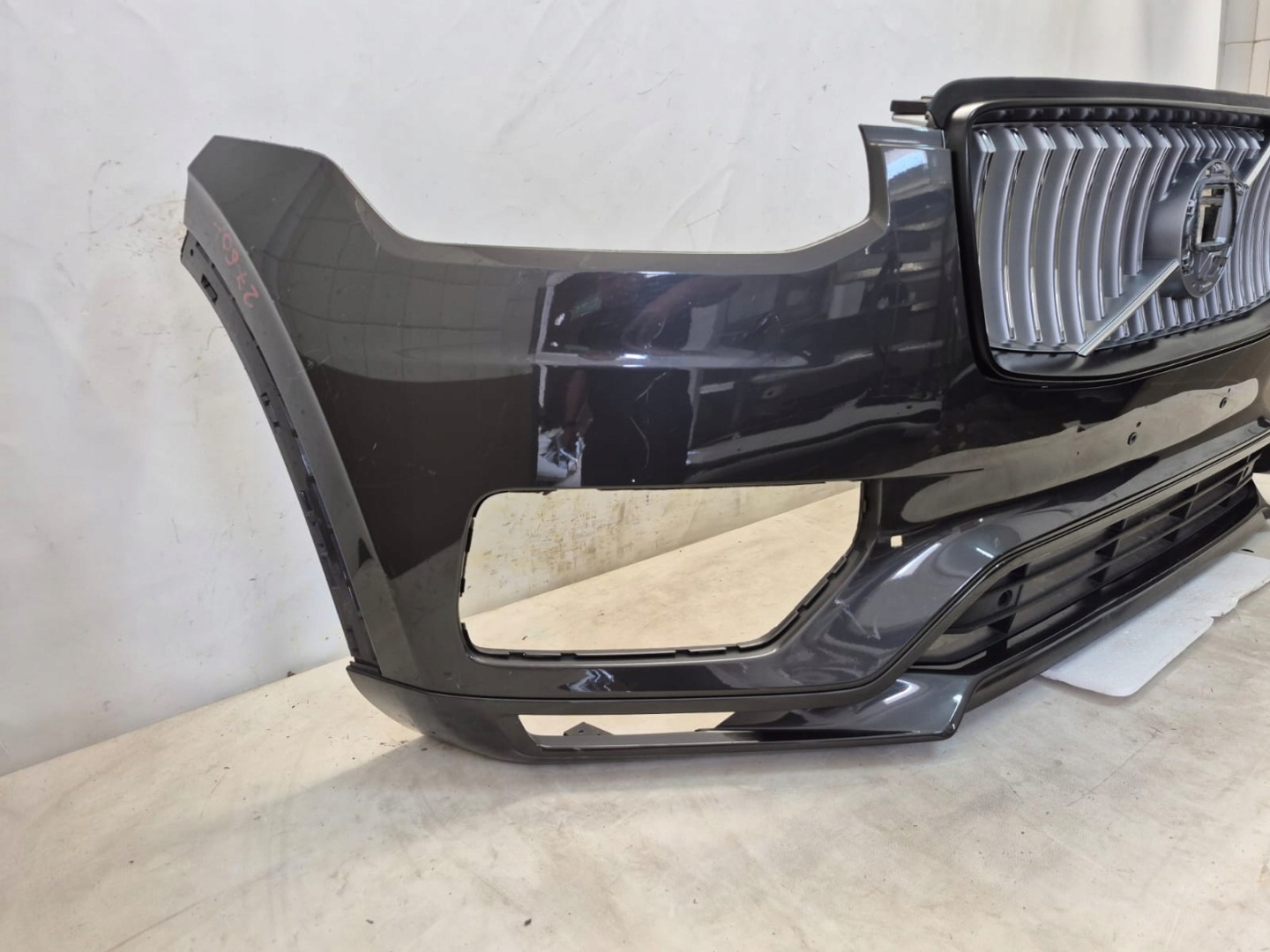 VOLVO XC90 II LIFT 19- bumper front front PDC 31690641