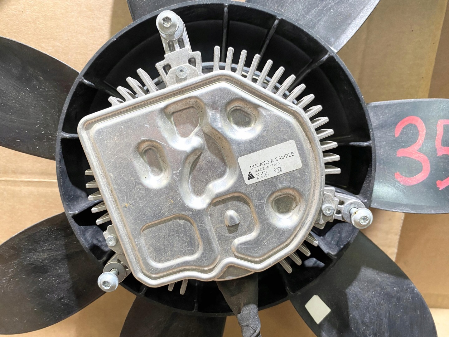 DUCATO 19- ventilátor chladiča POJEDYNCZY novy