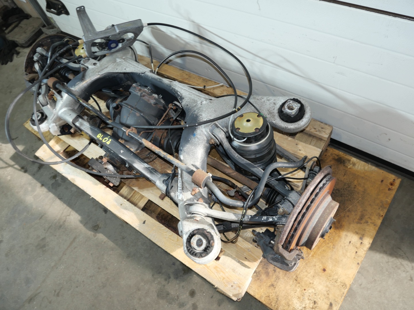 sider sususpension rear. rear part diff MERCEDES 04182116494