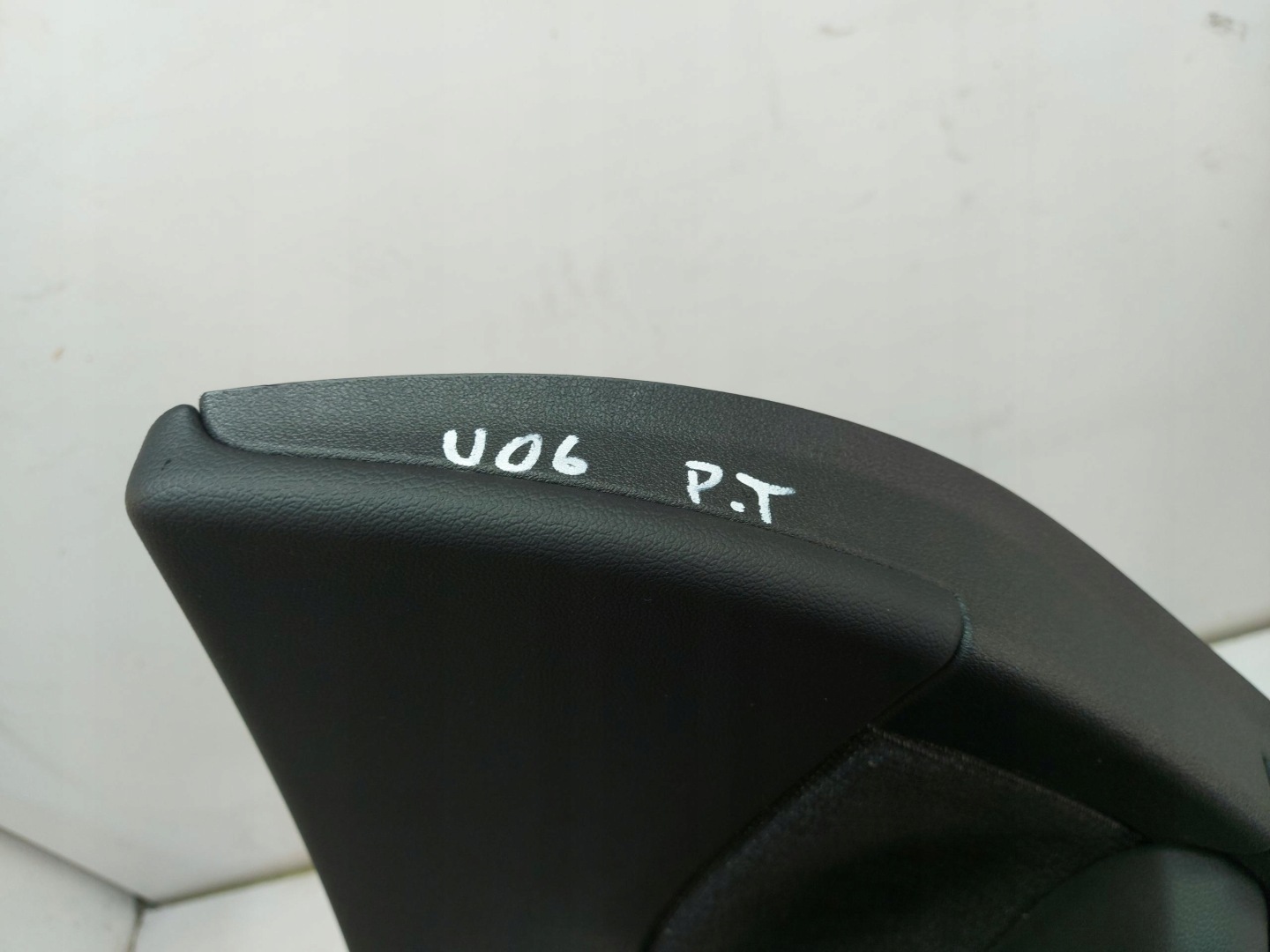 BMW U06 200i upholstery side door rear part right