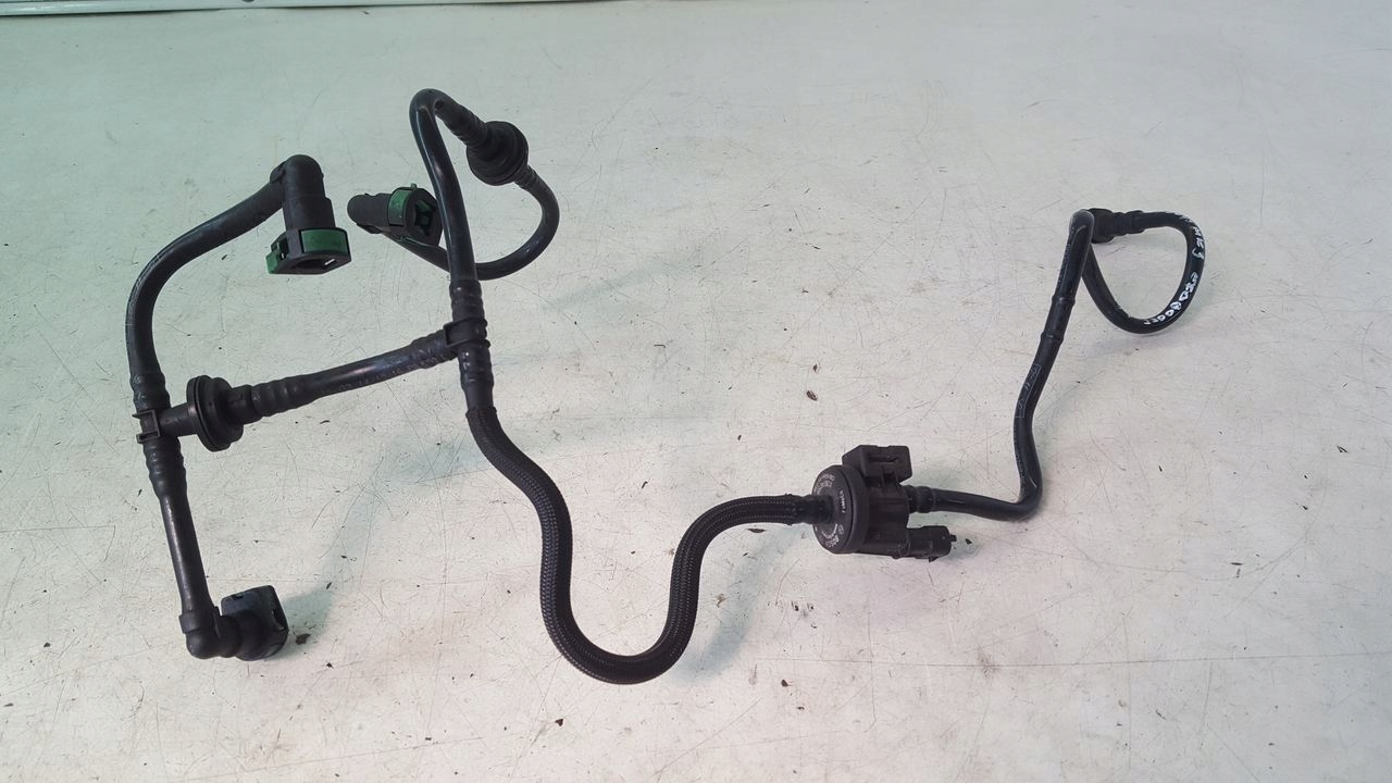 hose fuel line Ford Focus MK3 1,0