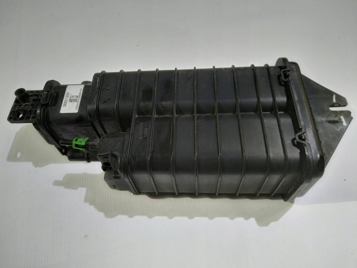 karbonski filter oparow goriva Chevrolet Camaro 2009