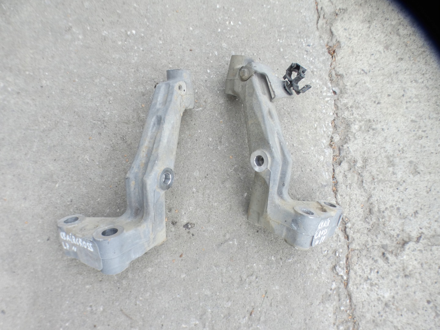 CITROEN C5 AIRCROSS console SANEK left right
