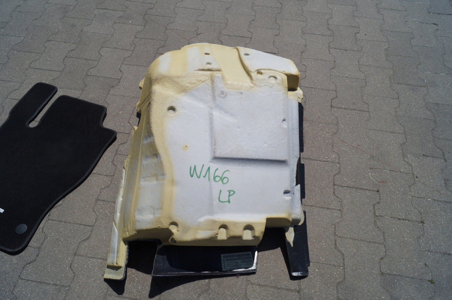 carpet mats front left MERCEDES ML W166 A166