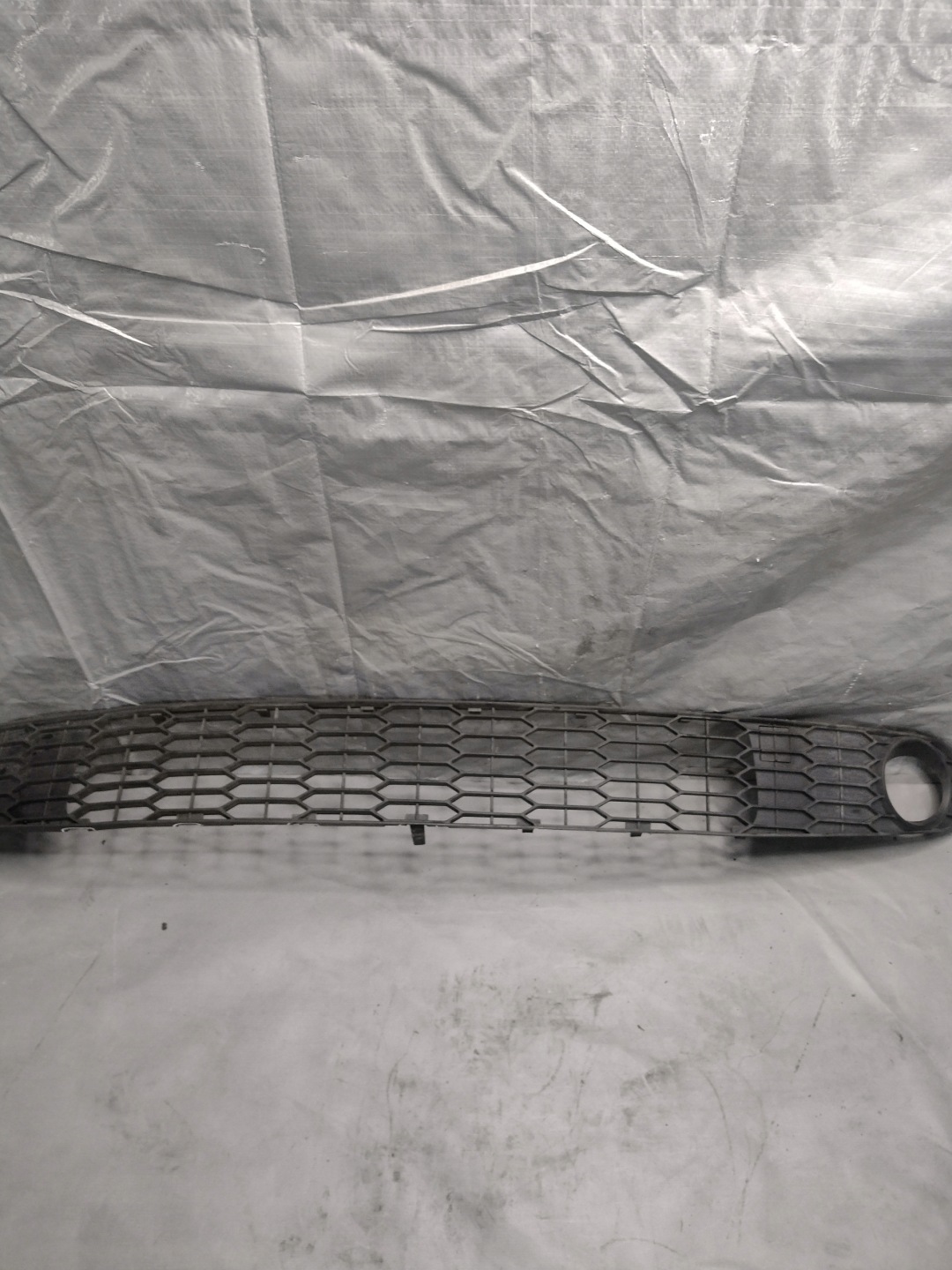 grid grille W bumper 8200700247 RENAULT THALIA II 10r.