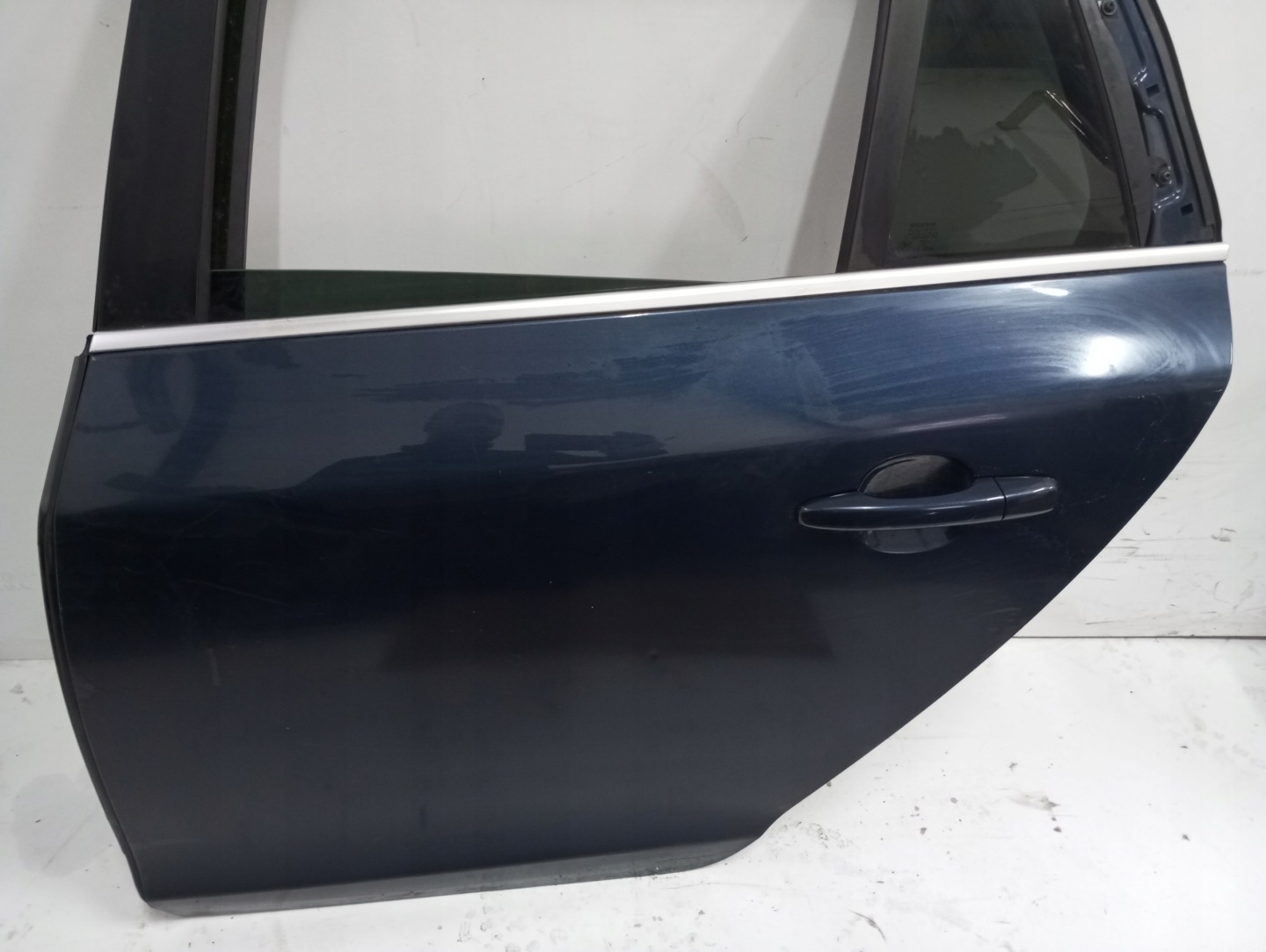 door left rear. VOLVO V60 11R