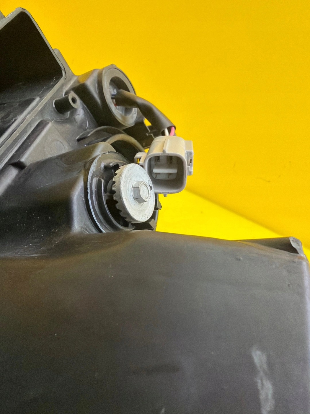light right front Toyota Avensis T25 2006- h7 normal