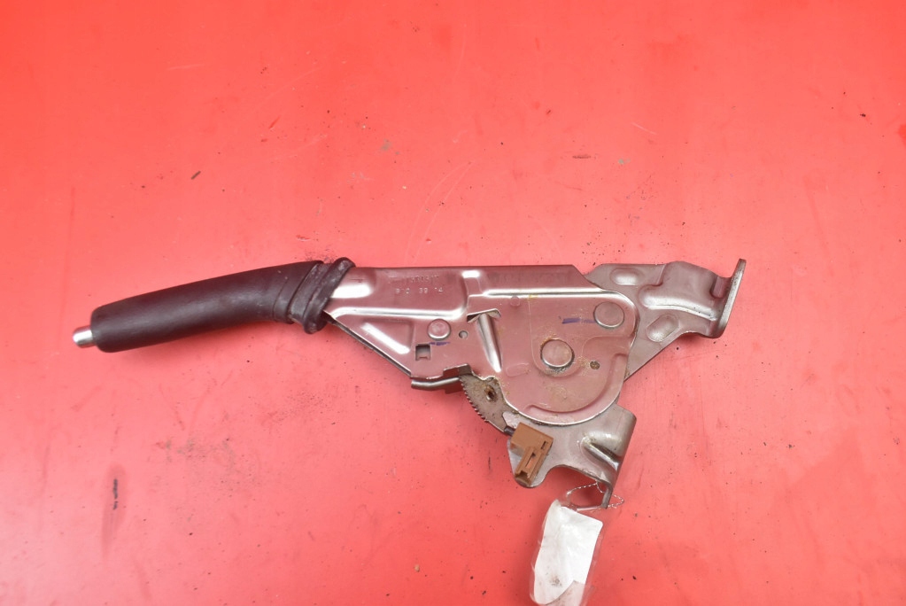 páčka elektrická brzda 11330318 TOYOTA AURIS 2 II 12-15