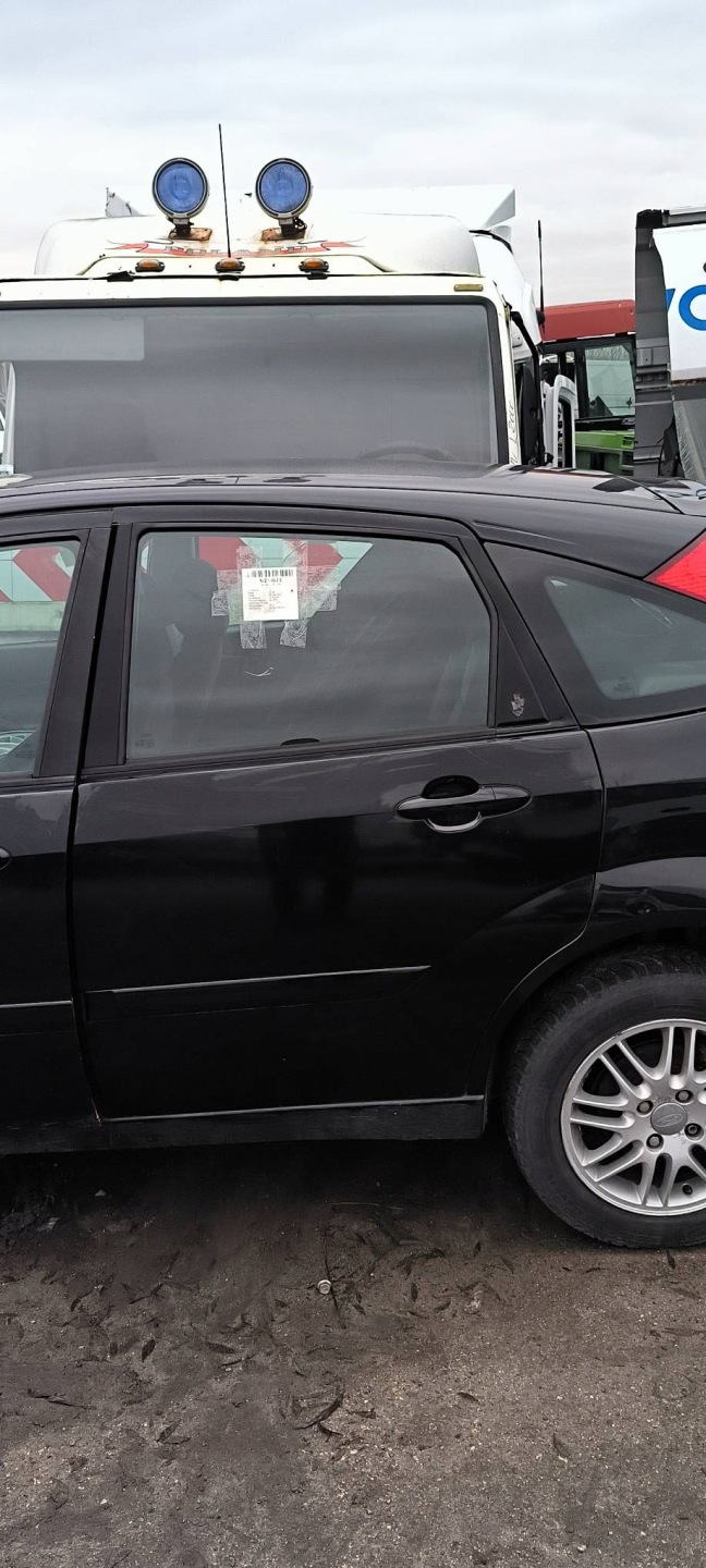 Tür links heck PANTHER BLACK FORD FOCUS MK1 HB