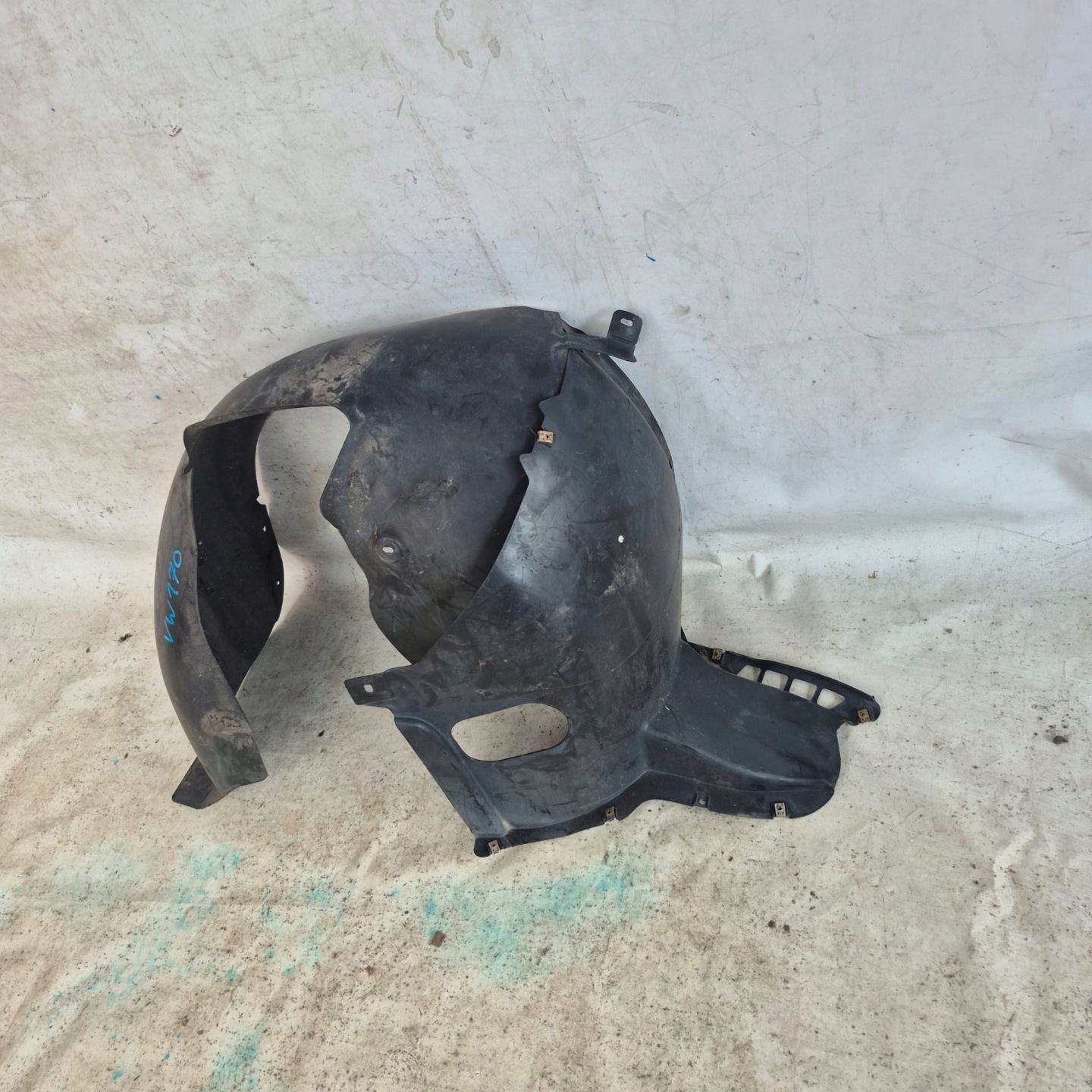 VW EOS 05- mudguard left front front 1Q0805977