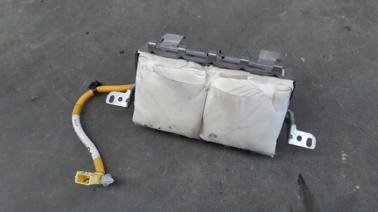 dashboard console airbags sensor tension belts kpl Toyota Corolla Verso II