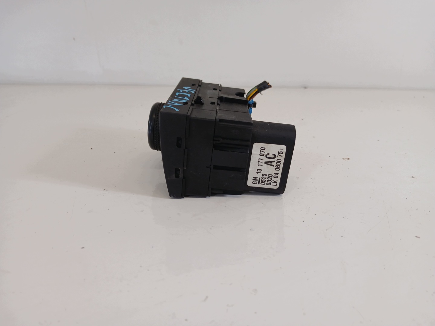 OPEL VECTRA C SIGNUM light switch 13177070