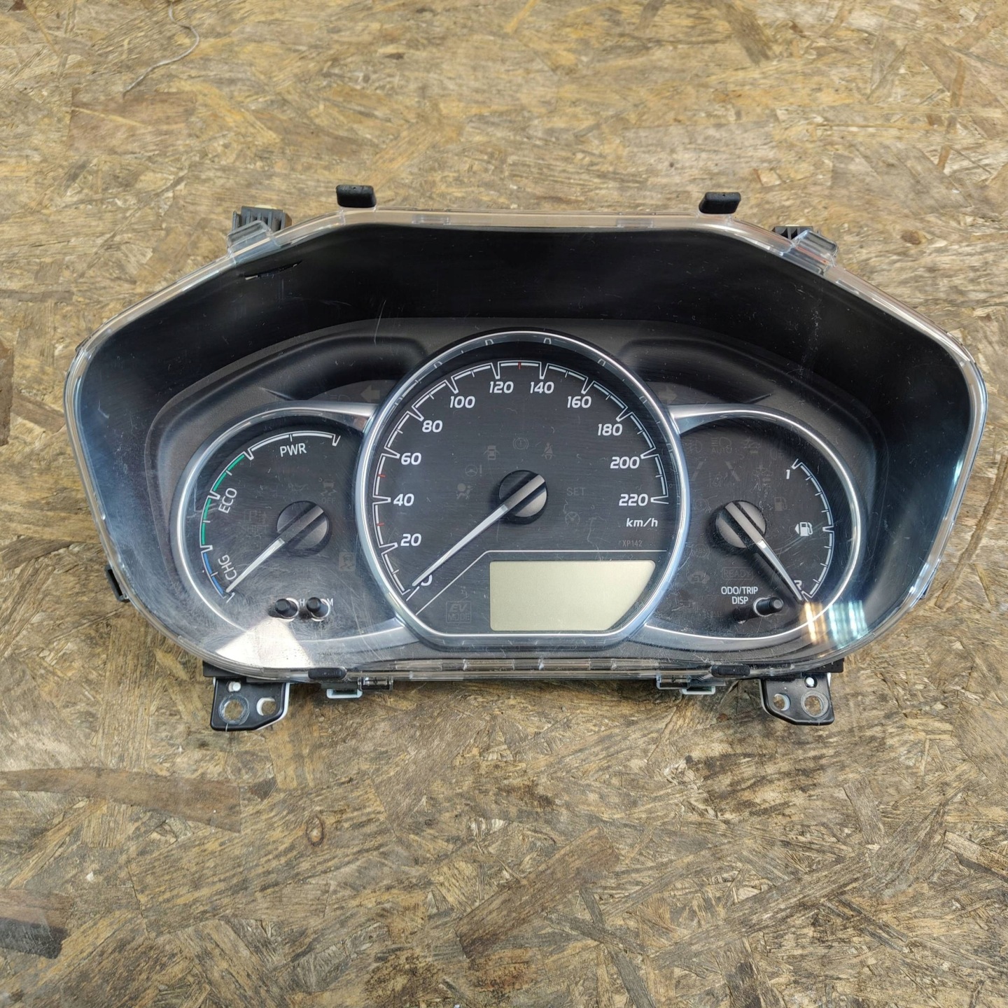 dials Toyota Yaris III 83800F5410