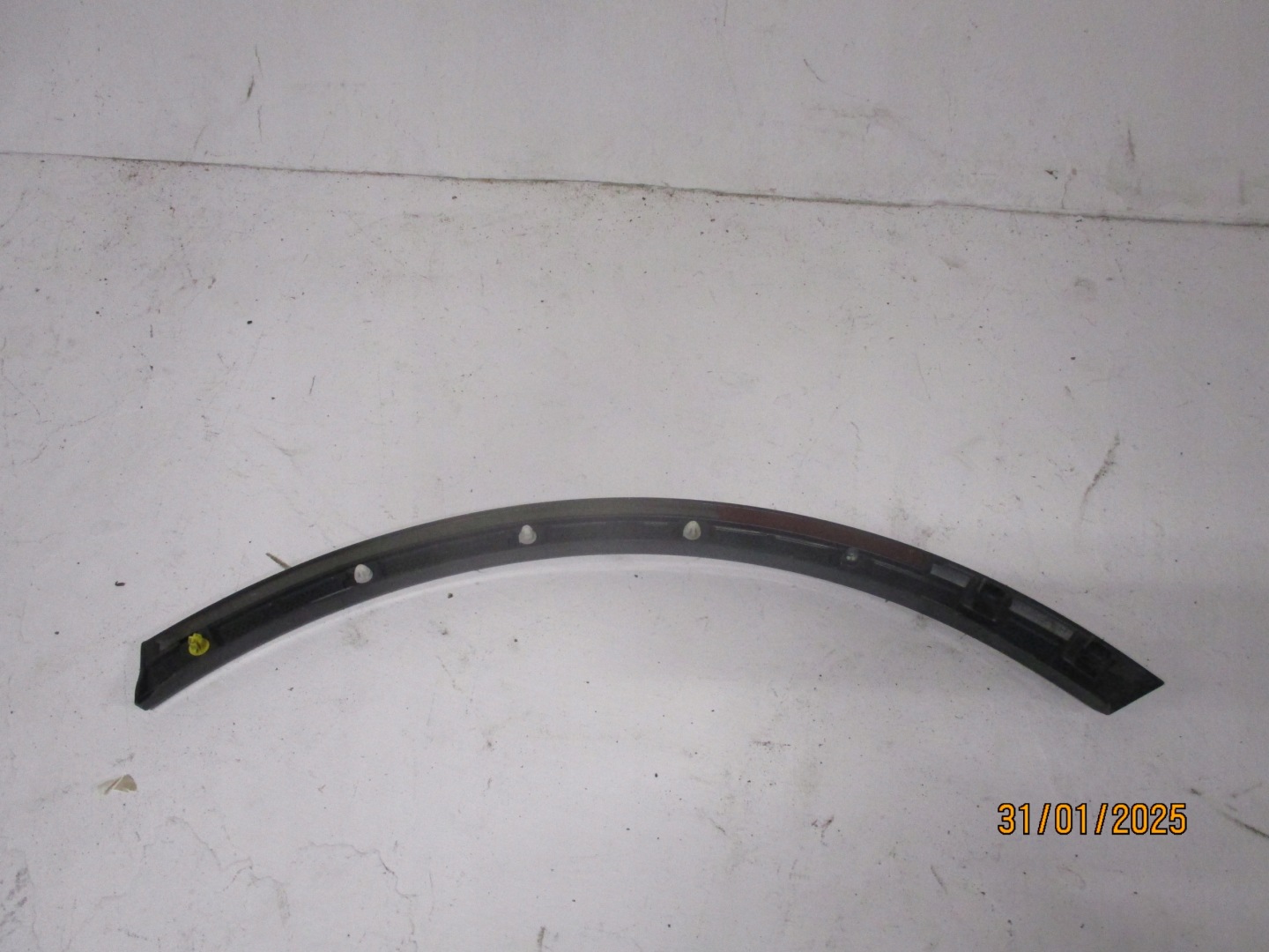lista sárvédöt bal hátso AUDI Q7 4M0 4M0853818H