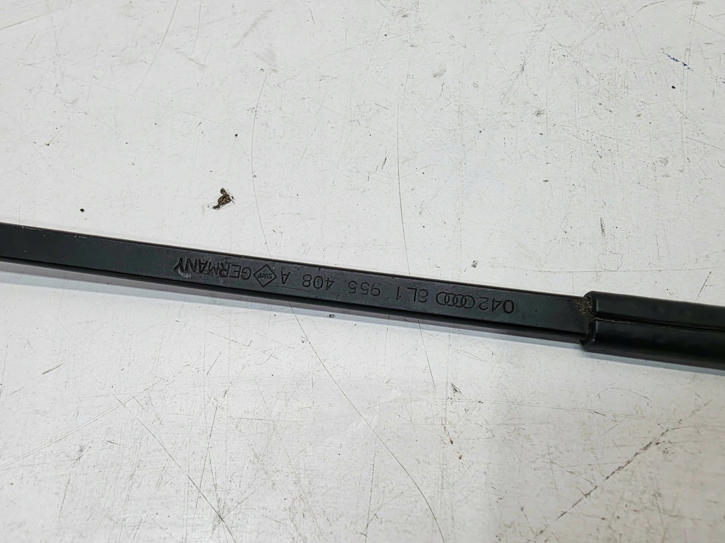 wiper arm right front AUDI A3 8L 8L1955408A