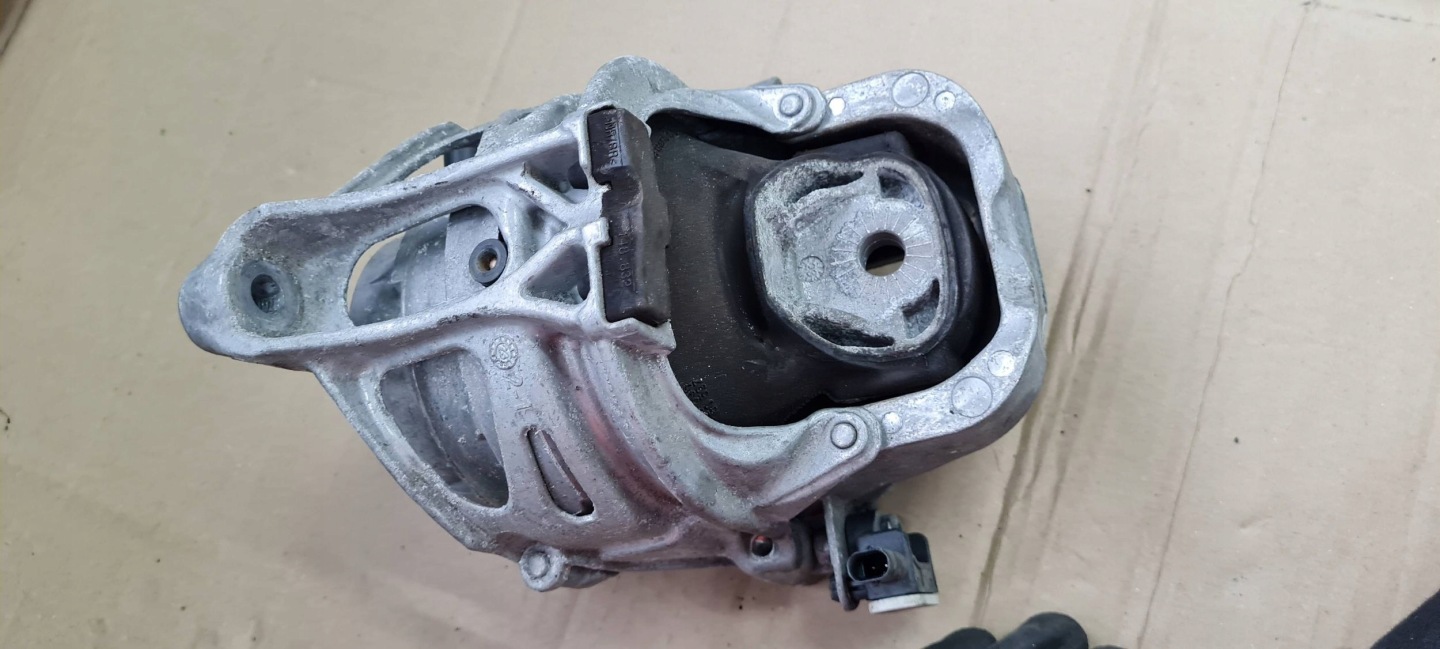 A6 C8 4K engine mount right front 2.0 TFSI HYBRYD 4M0199256BK A7 4K