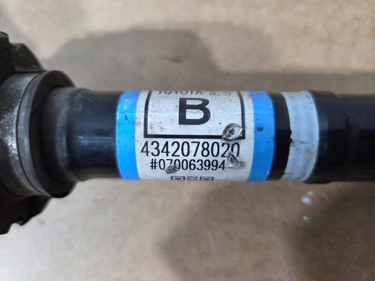 Lexus NX 300 H semi-axis front left 4342078020 (P714)