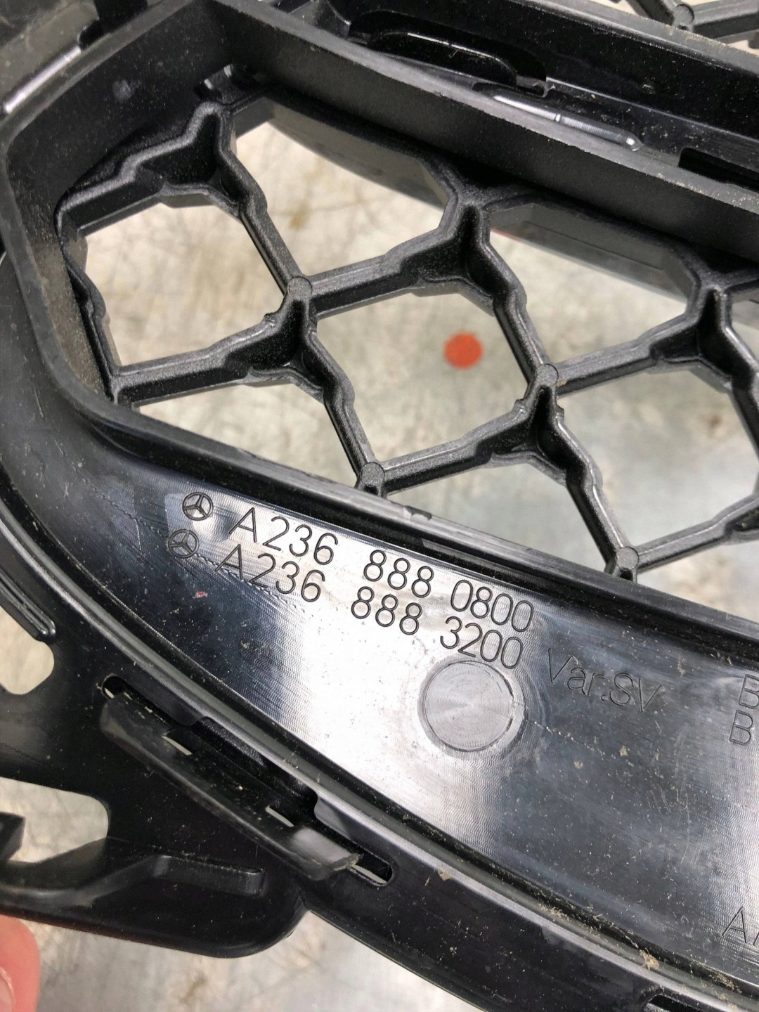 Grill Grill MERCEDES W236 C236 A2368880800