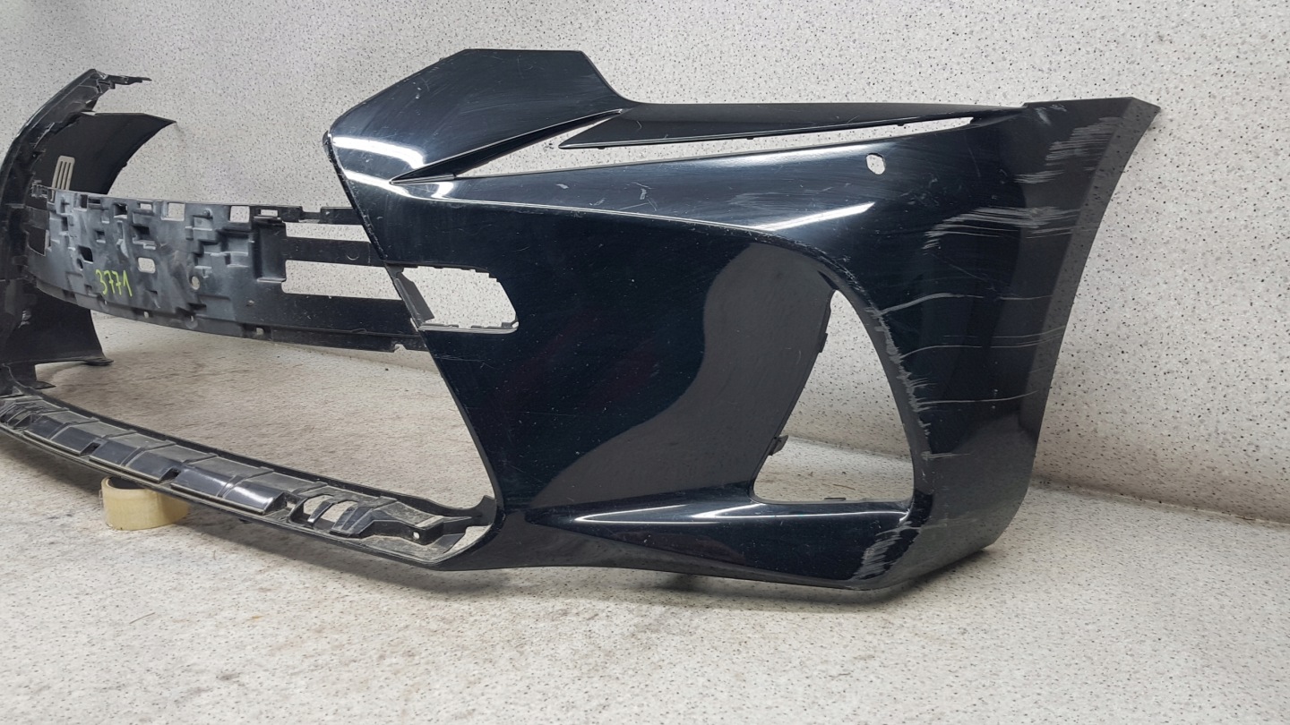 LEXUS IS 200 LIFT 2017 - bumper front 3771